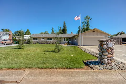7177 Granada Dr, Redding, CA 96002 photo 2