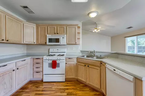 3389 Josh Dr, Anderson, CA 96007 photo 2