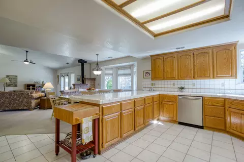 2233 Dartmouth Dr, Redding, CA 96001 photo 12