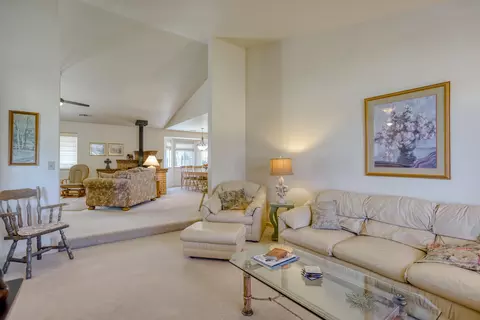 2233 Dartmouth Dr, Redding, CA 96001 photo 8