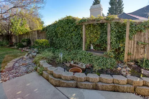 2233 Dartmouth Dr, Redding, CA 96001 photo 25