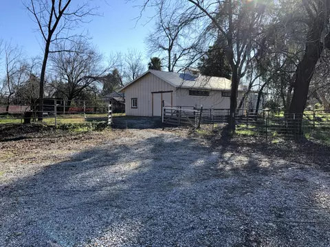 19103 Smith Rd, Redding, CA 96002 photo 42
