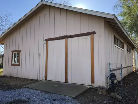19103 Smith Rd, Redding, CA 96002 photo 43