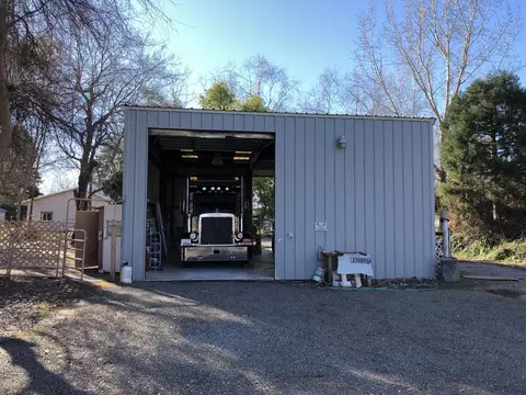 19103 Smith Rd, Redding, CA 96002 photo 3
