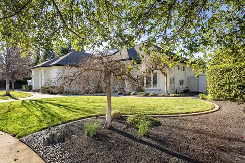2710 Casabella Dr, Redding, CA 96002 photo 32