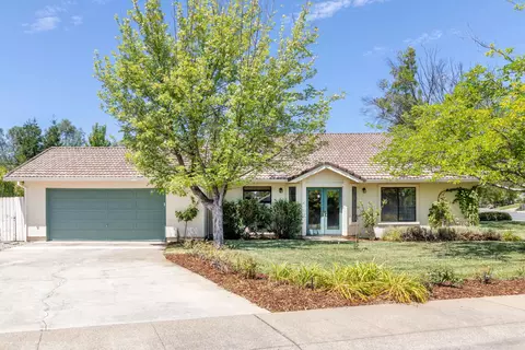 2098 Oconner Ave, Redding, CA 96001 photo 2
