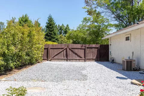2098 Oconner Ave, Redding, CA 96001 photo 18