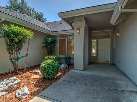 2657 Templeton Dr, Redding, CA 96002 photo 1