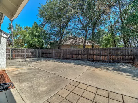 2657 Templeton Dr, Redding, CA 96002 photo 6