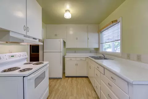 3230 W Bailey Dr, Anderson, CA 96007 photo 8