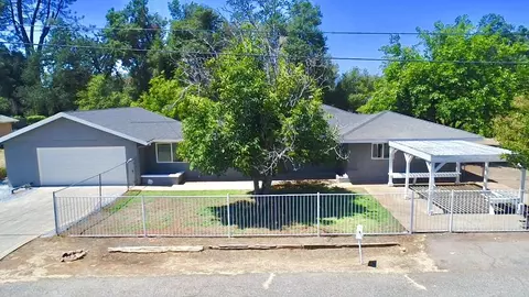 8528 Patricia Dr, Redding, CA 96002 photo 1