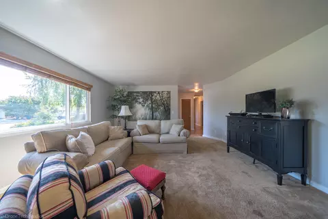 3225 Panorama Dr, Redding, CA 96003 photo 9