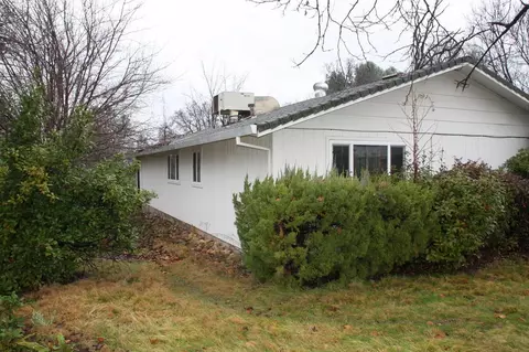 730 Oleta Dr, Redding, CA 96003 photo 3