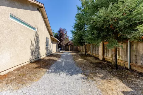 2997 Nicolet Ln, Redding, CA 96001 photo 23