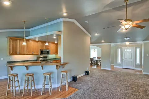 6779 Aldea Ct, Redding, CA 96002 photo 9