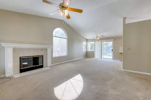 2211 Wicklow St, Redding, CA 96001 photo 5