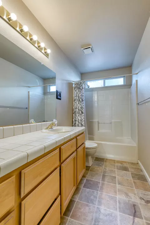 2211 Wicklow St, Redding, CA 96001 photo 14