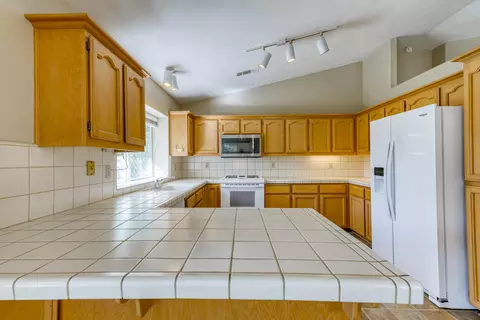 2211 Wicklow St, Redding, CA 96001 photo 8