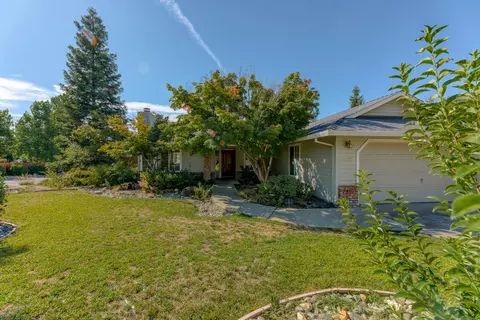 2211 Wicklow St, Redding, CA 96001 photo 2