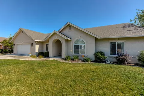5749 Diamond Ridge Dr, Redding, CA 96003 photo 2