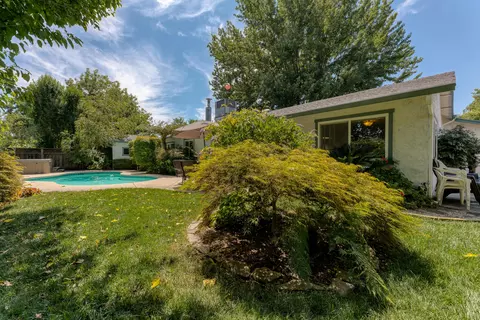 3451 Lagoon Dr, Redding, CA 96001 photo 3