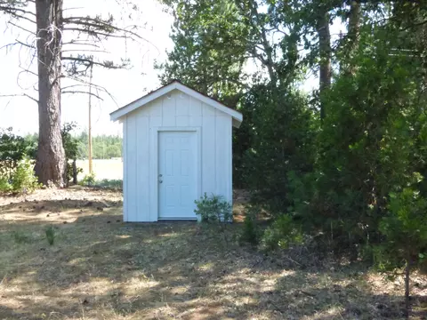 40340 Mcarthur Rd, Fall River Mills, CA 96028 photo 2