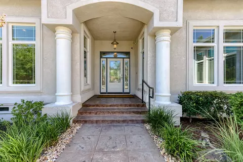 2007 Trailview Ct, Redding, CA 96003 photo 2