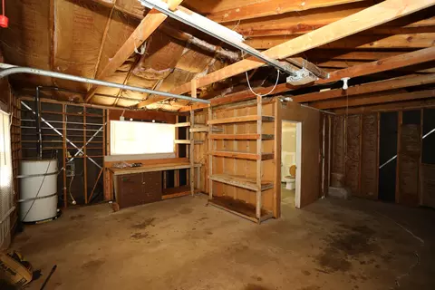 704 Loma St, Redding, CA 96003 photo 9