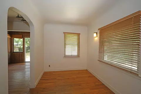 704 Loma St, Redding, CA 96003 photo 4