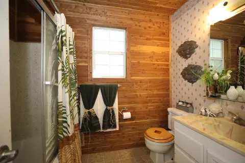 704 Loma St, Redding, CA 96003 photo 7