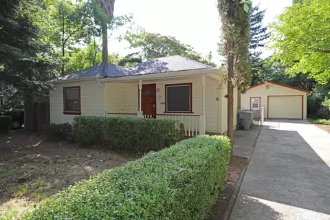 704 Loma St, Redding, CA 96003 photo 1