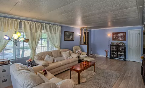 2002 Eagle Nest Rd, Redding, CA 96003 photo 3