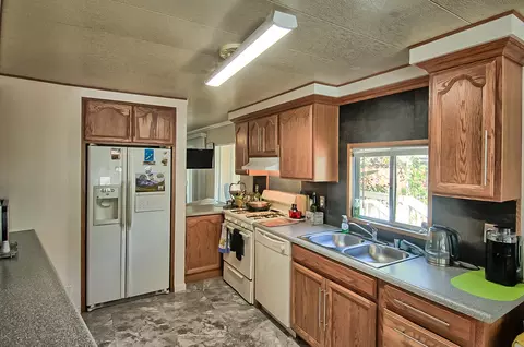 2002 Eagle Nest Rd, Redding, CA 96003 photo 8