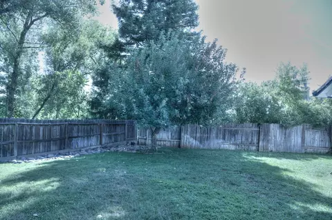 570 Martinique Cir, Redding, CA 96003 photo 25