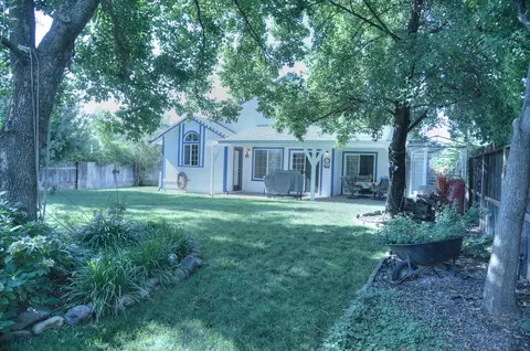 570 Martinique Cir, Redding, CA 96003 photo 24