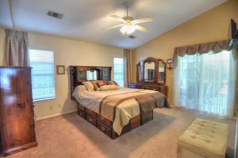 570 Martinique Cir, Redding, CA 96003 photo 12