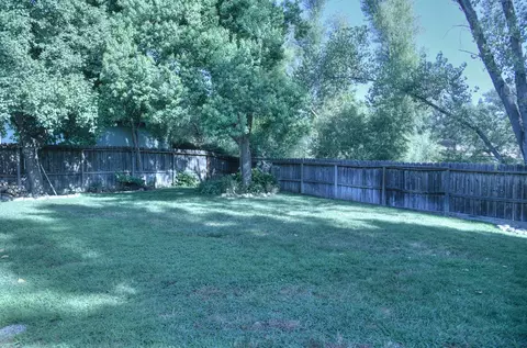 570 Martinique Cir, Redding, CA 96003 photo 26