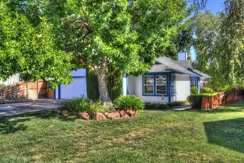 570 Martinique Cir, Redding, CA 96003 photo 1