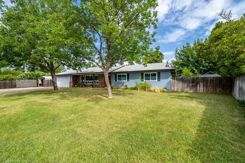 20186 Woodcrest Dr, Redding, CA 96002 photo 2