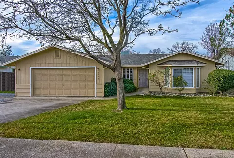 3772 Wolverine Dr, Redding, CA 96001 photo 1