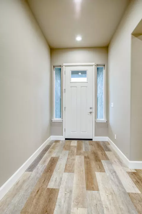 1191 Hancock Dr, Redding, CA 96003 photo 3
