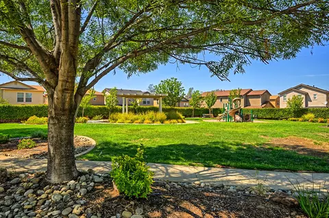 2061 Tuscany Way, Redding, CA 96003 photo 23
