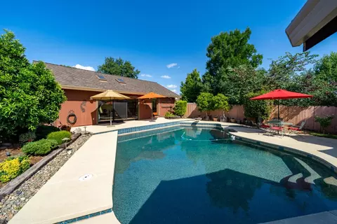 3737 Sunflower Dr, Redding, CA 96001 photo 4