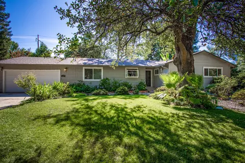 6767 Riata Dr, Redding, CA 96002 photo 3