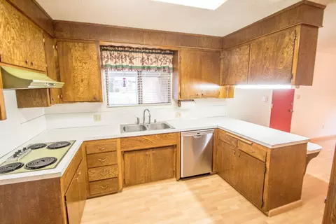 2913 Hawn Ave, Redding, CA 96002 photo 3