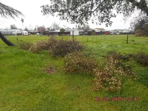 1053 California St, Redding, CA 96001 photo 2