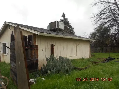 1053 California St, Redding, CA 96001 photo 4