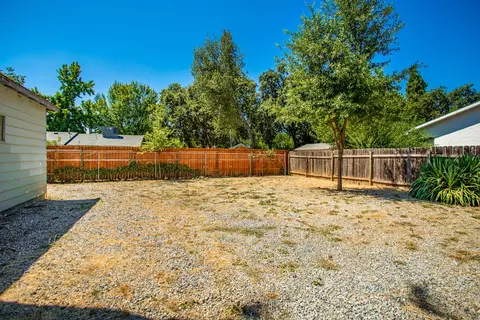 5570 Willow Rd, Redding, CA 96001 photo 20