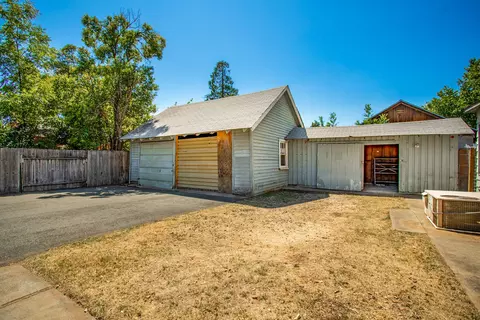 5570 Willow Rd, Redding, CA 96001 photo 3