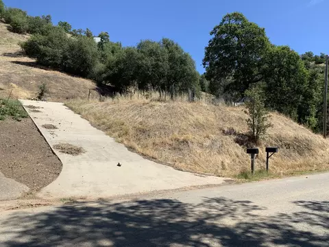 14872 Lamoine Dr, Redding, CA 96003 photo 1